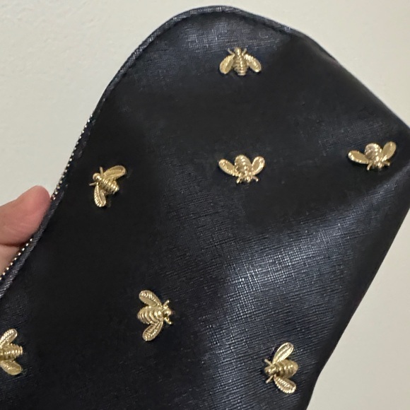 NWOT Mary Kay Bee Wristlet - Picture 4 of 10
